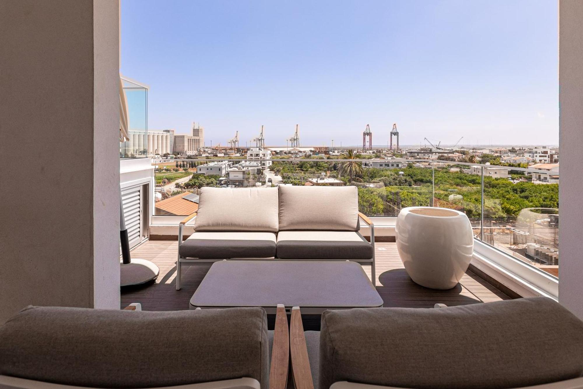 Yamas Urban Living Zakaki Pool Penthouses & Apartments Limasol Dış mekan fotoğraf