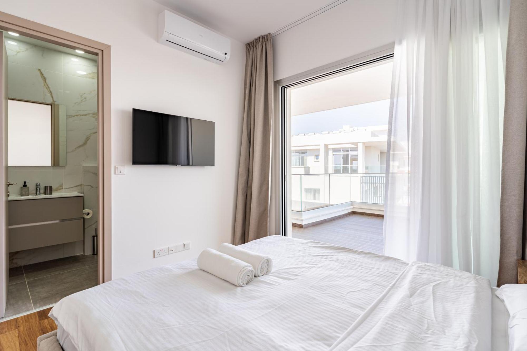 Yamas Urban Living Zakaki Pool Penthouses & Apartments Limasol Dış mekan fotoğraf