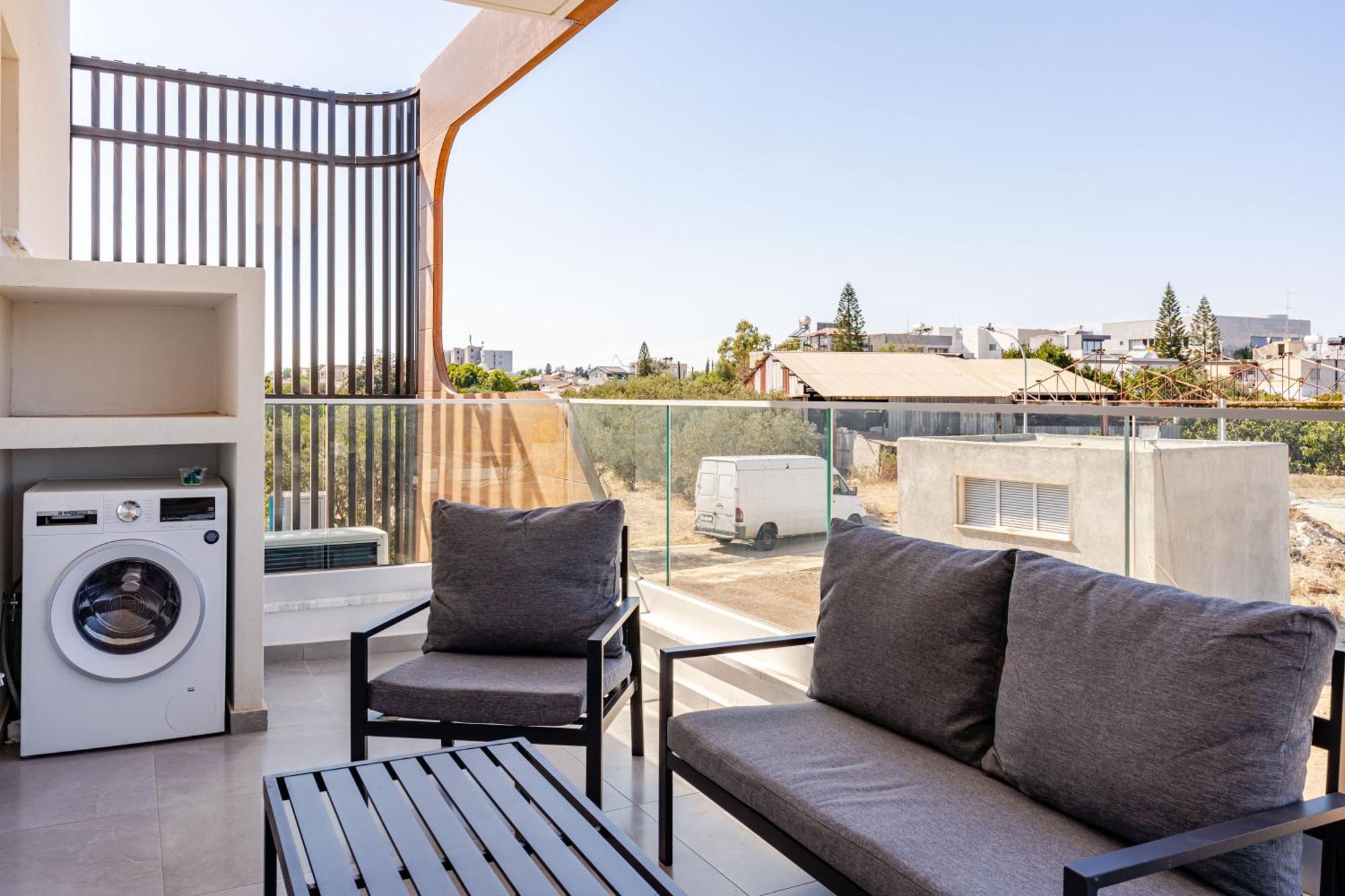 Yamas Urban Living Zakaki Pool Penthouses & Apartments Limasol Dış mekan fotoğraf