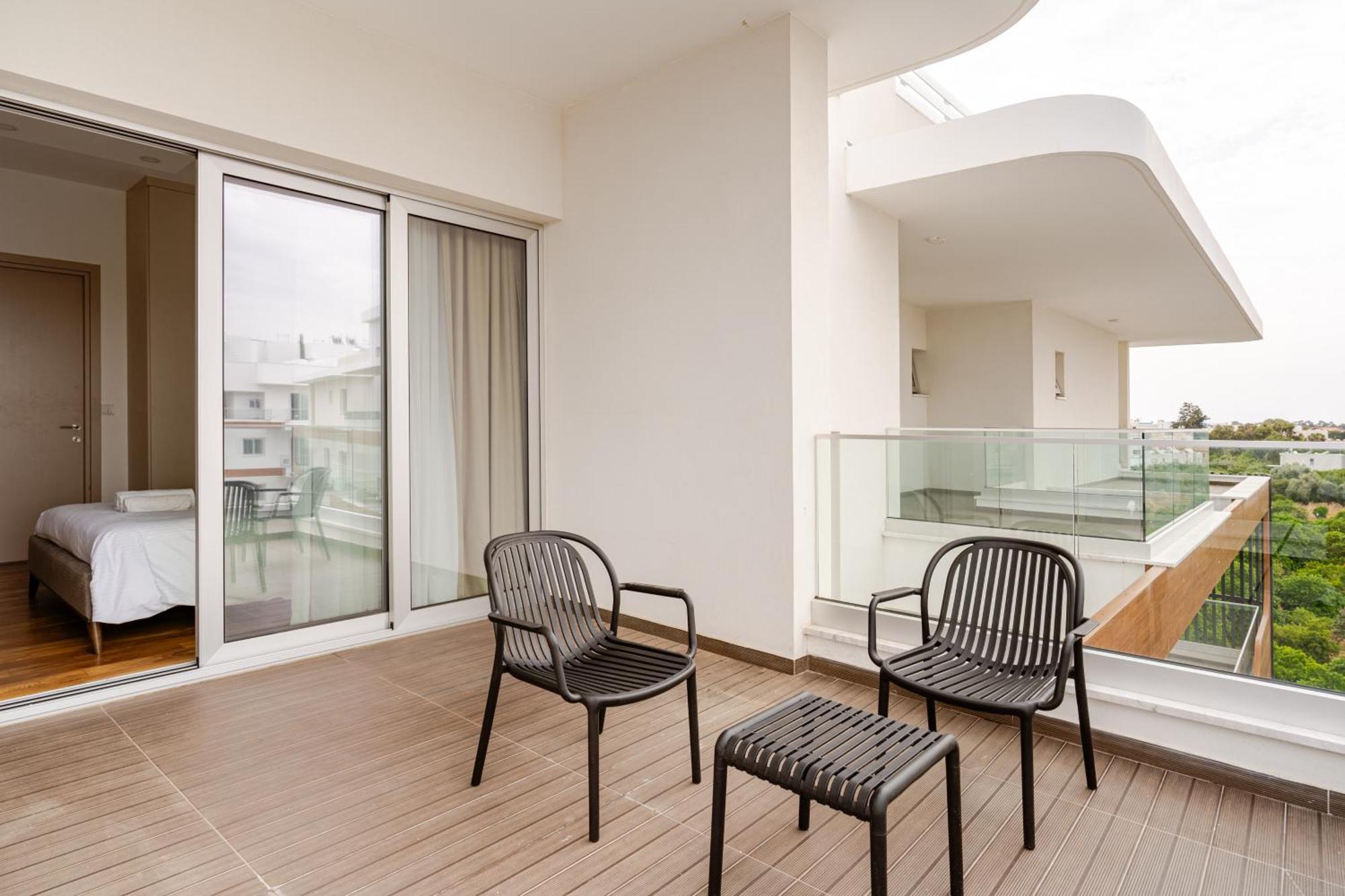 Yamas Urban Living Zakaki Pool Penthouses & Apartments Limasol Dış mekan fotoğraf