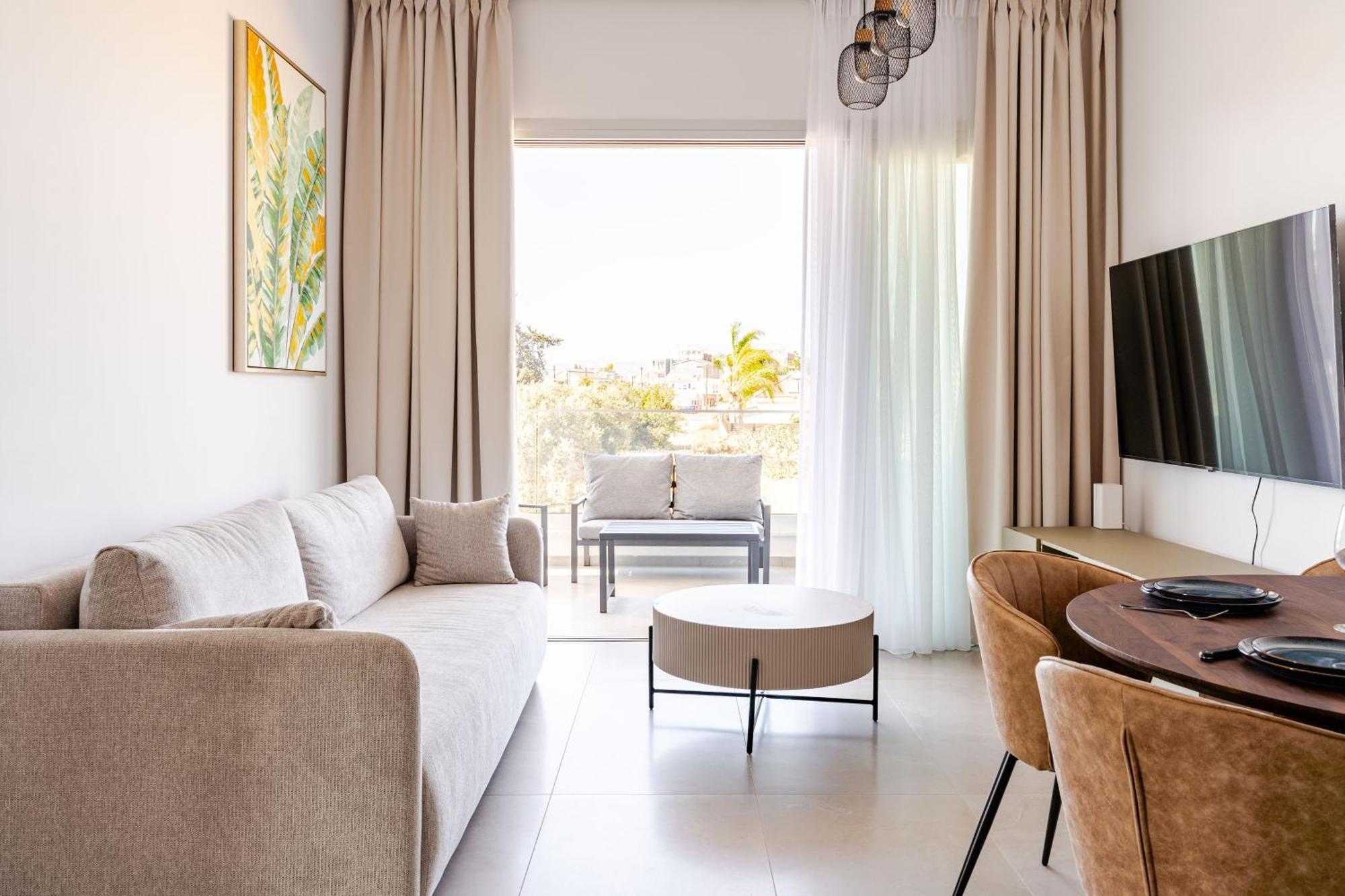 Yamas Urban Living Zakaki Pool Penthouses & Apartments Limasol Dış mekan fotoğraf
