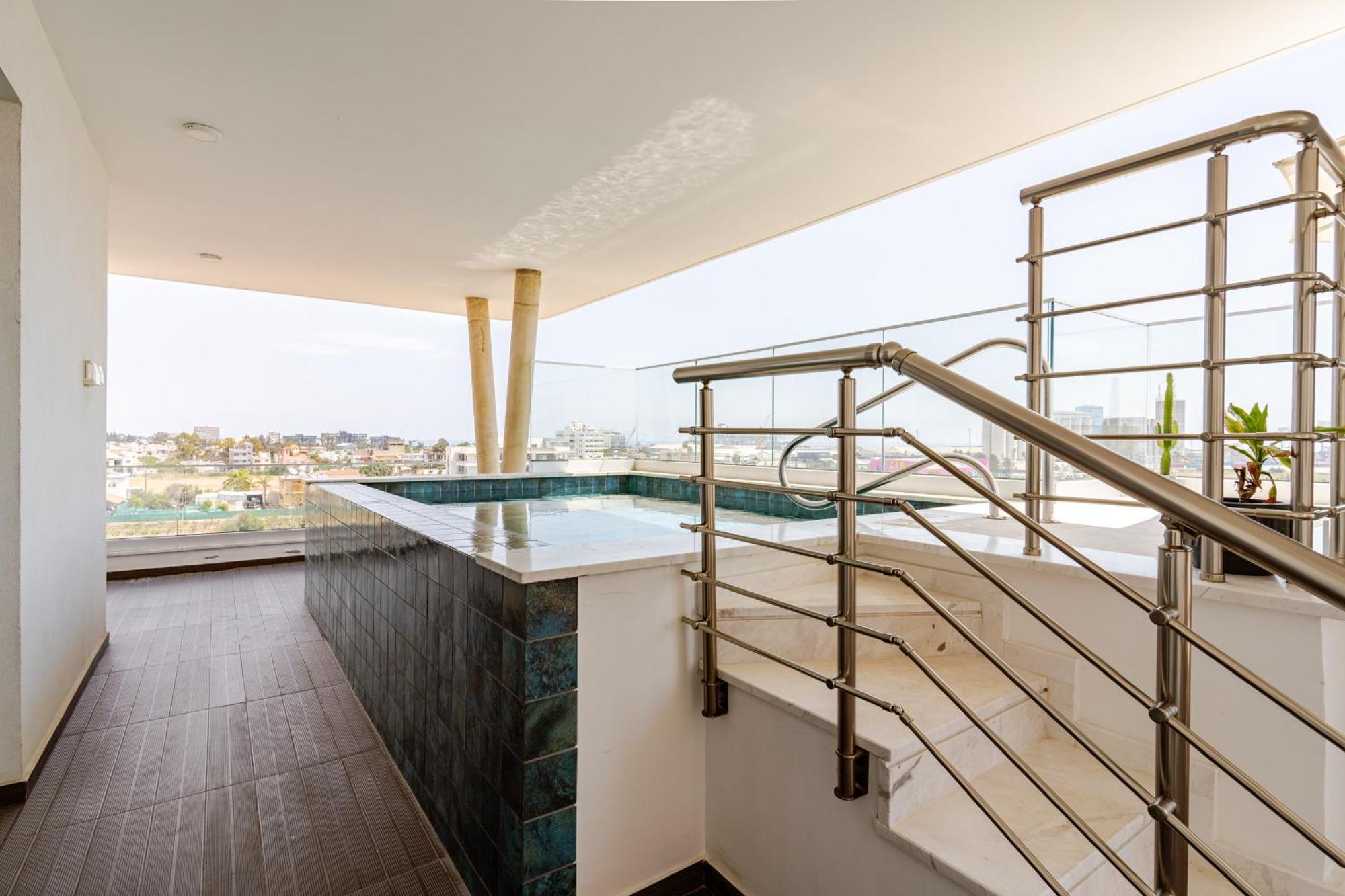Yamas Urban Living Zakaki Pool Penthouses & Apartments Limasol Dış mekan fotoğraf